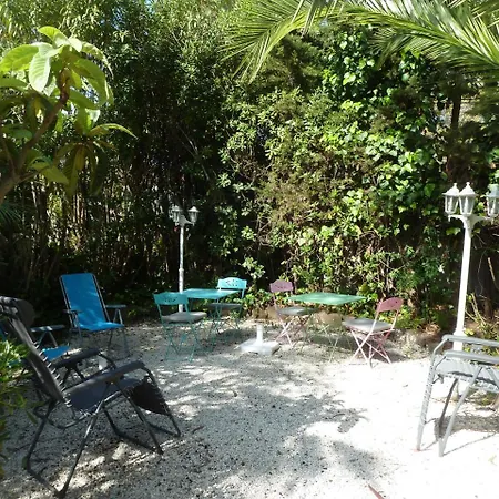 Hotel La Petite 2*